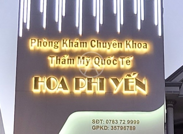 Bảng hiệu chữ nổi INOX hắt sáng