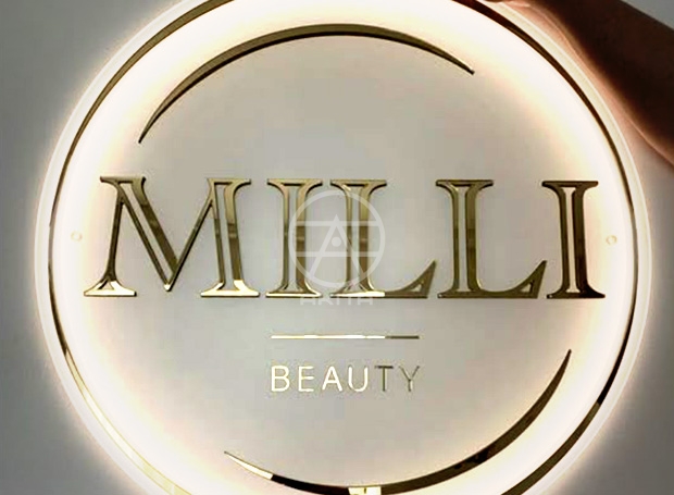 Bảng hiệu Mica cắt CNC